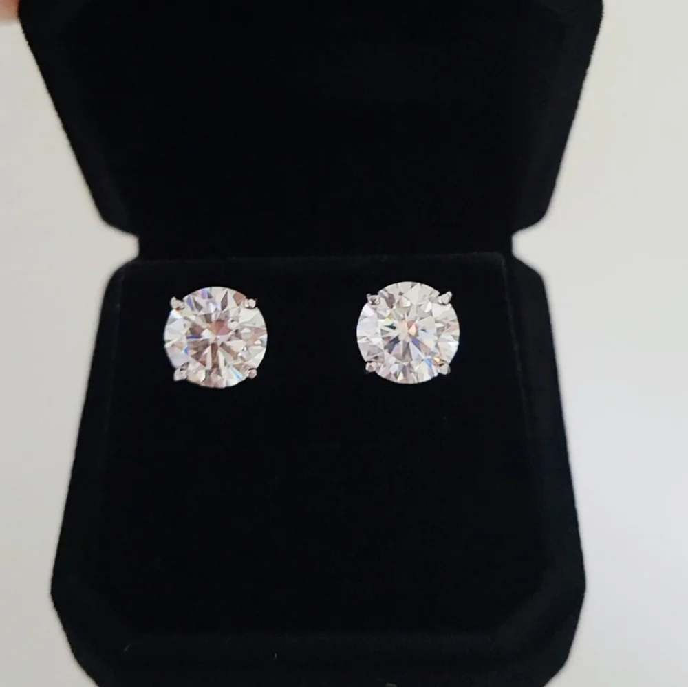 Elegant 6ct Certified Moissanite Silver Stud Earrings - Picture 1 of 8